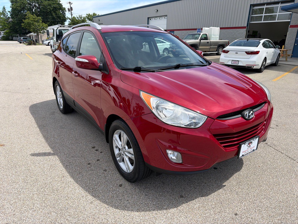2013 Hyundai Tucson Image 2