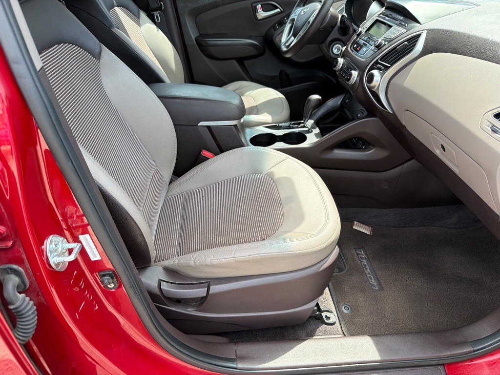 2013 Hyundai Tucson Image 9