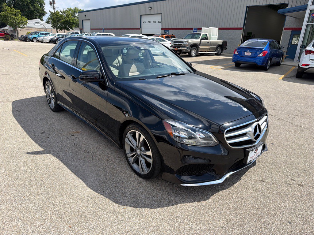 2016 Mercedes-Benz E-Class Image 2