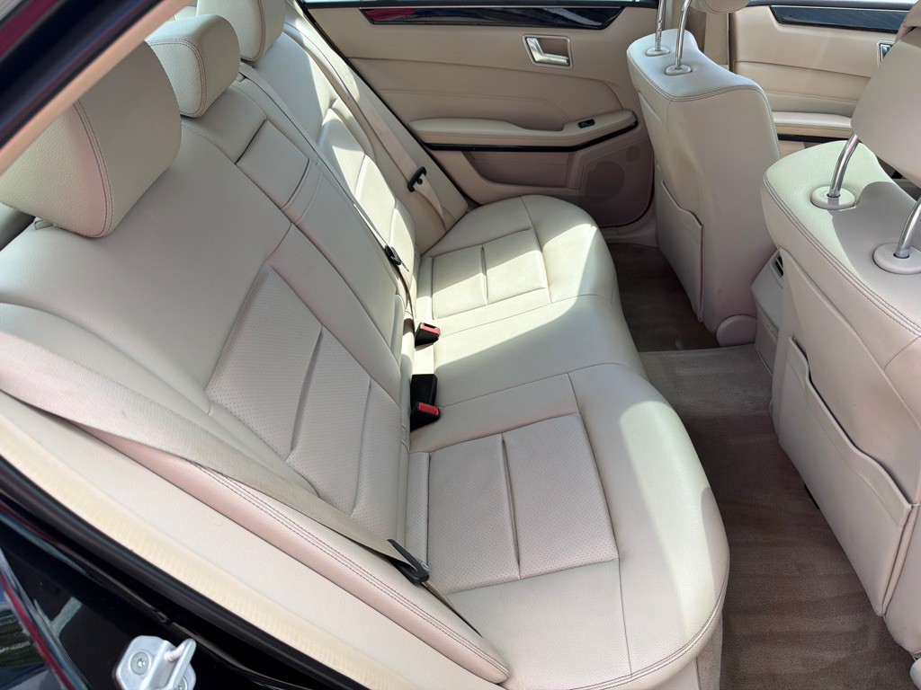 2016 Mercedes-Benz E-Class Image 11