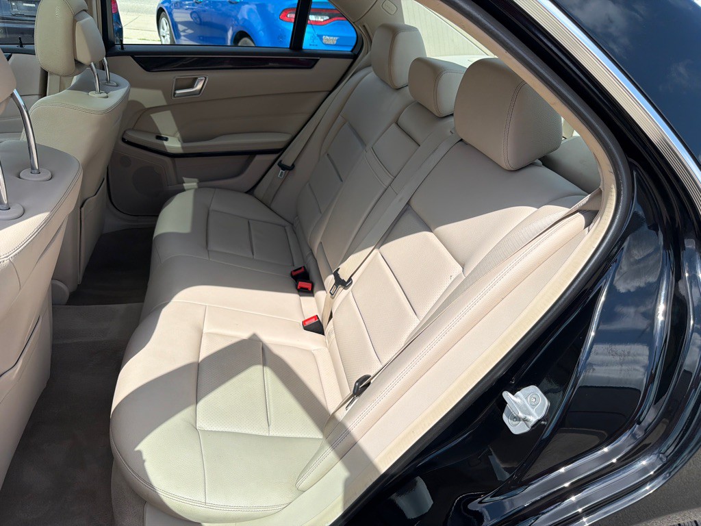 2016 Mercedes-Benz E-Class Image 13