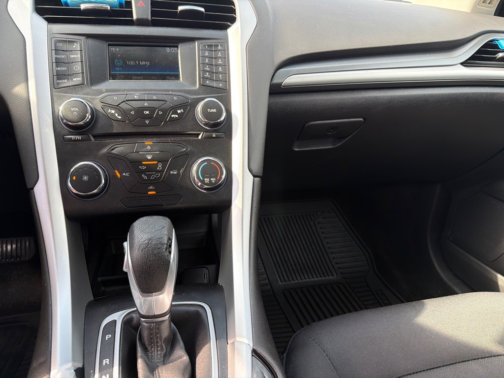 2015 Ford Fusion Image 16