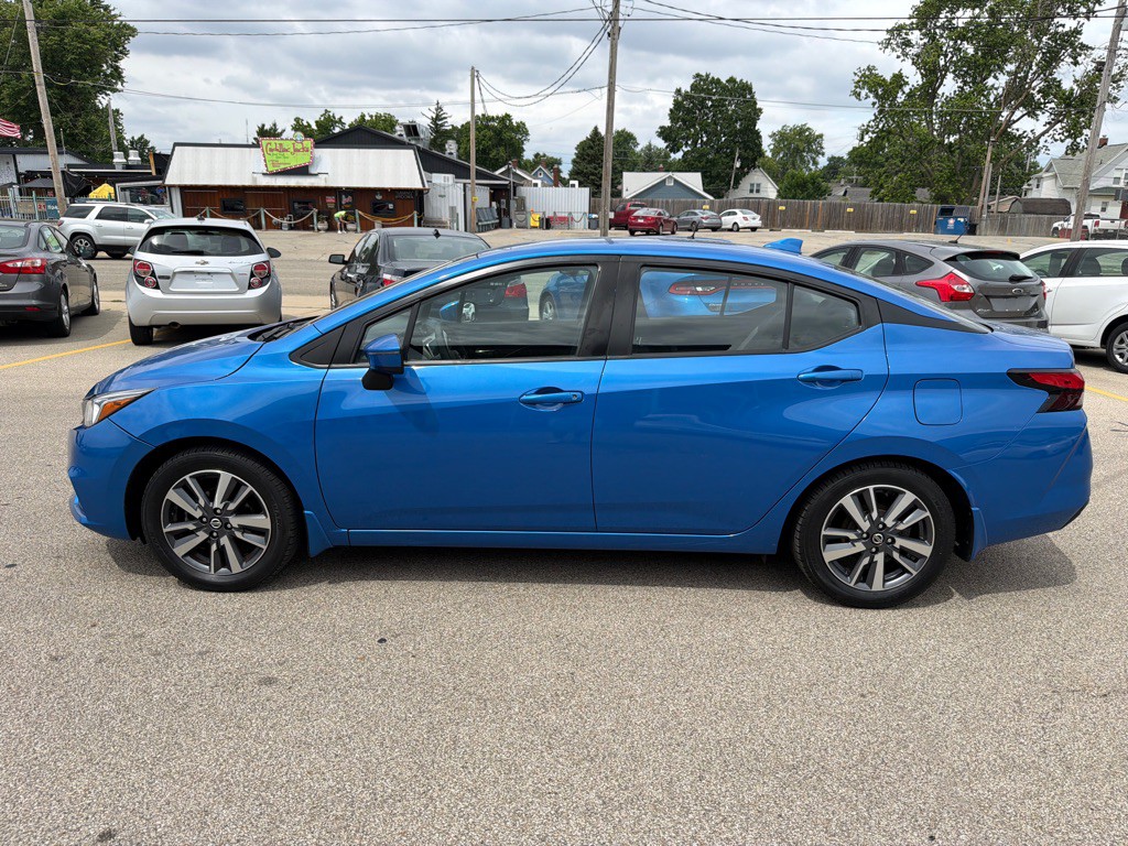 2020 Nissan Versa Image 5