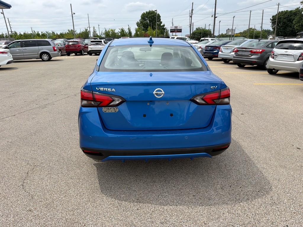 2020 Nissan Versa Image 7