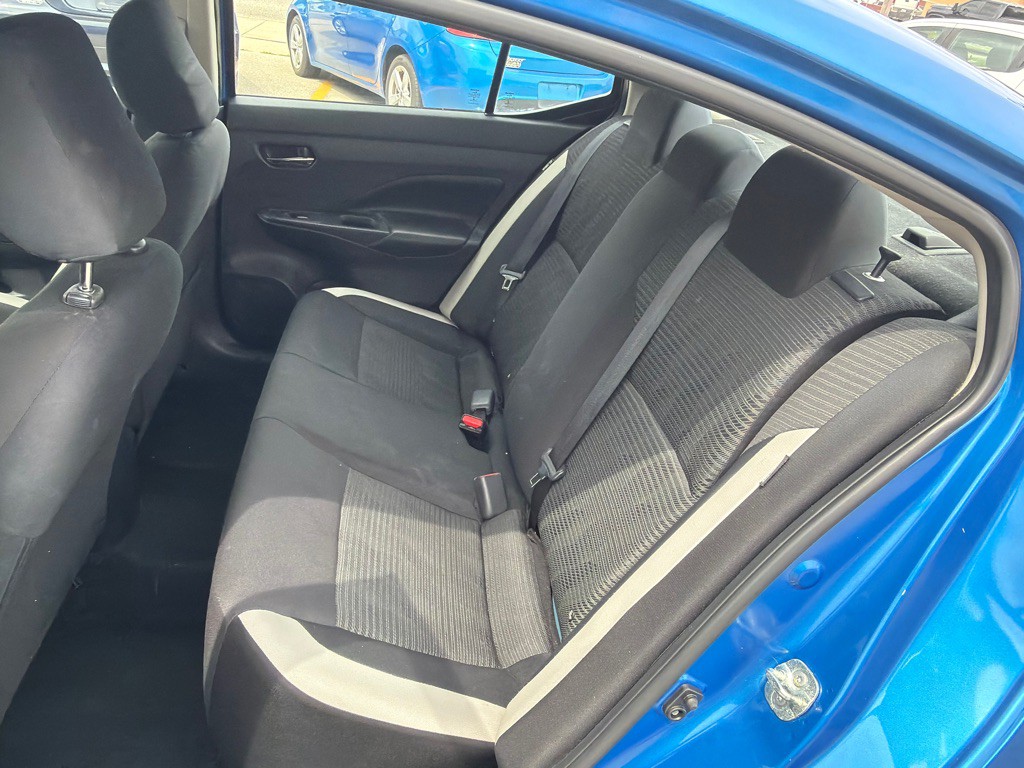 2020 Nissan Versa Image 11