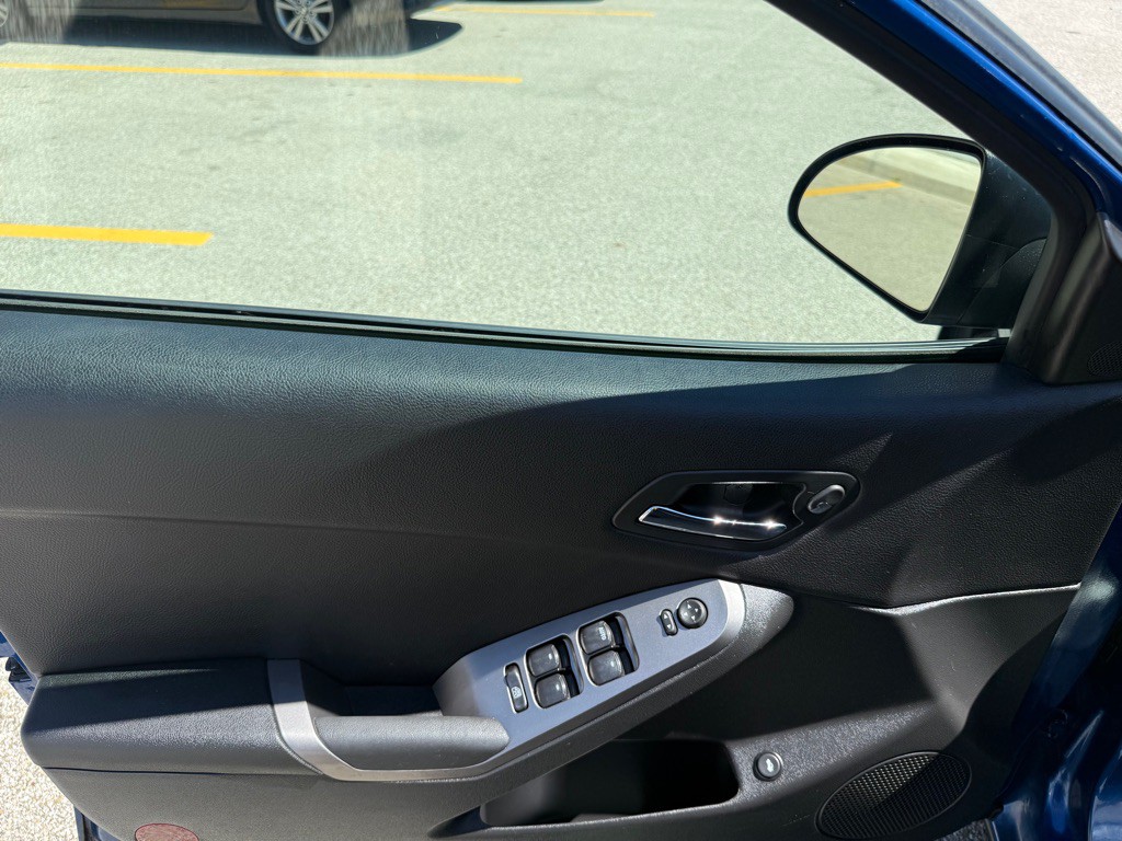 2005 Pontiac G6 Image 10