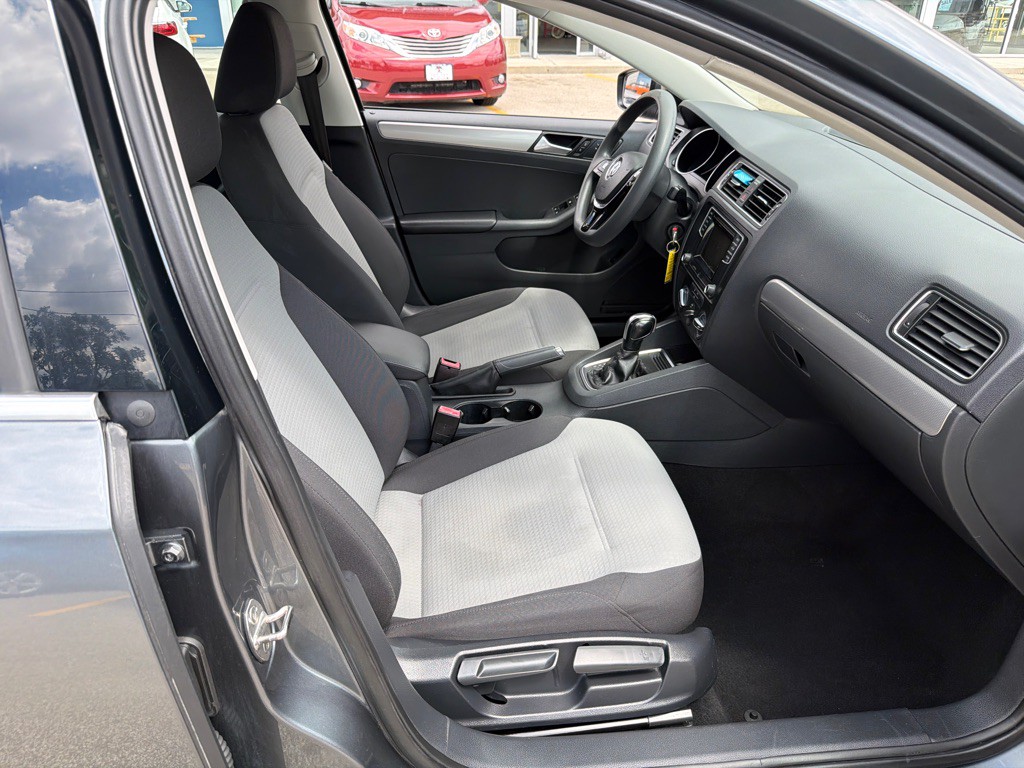 2017 Volkswagen Jetta Image 9