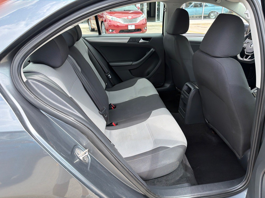 2017 Volkswagen Jetta Image 10