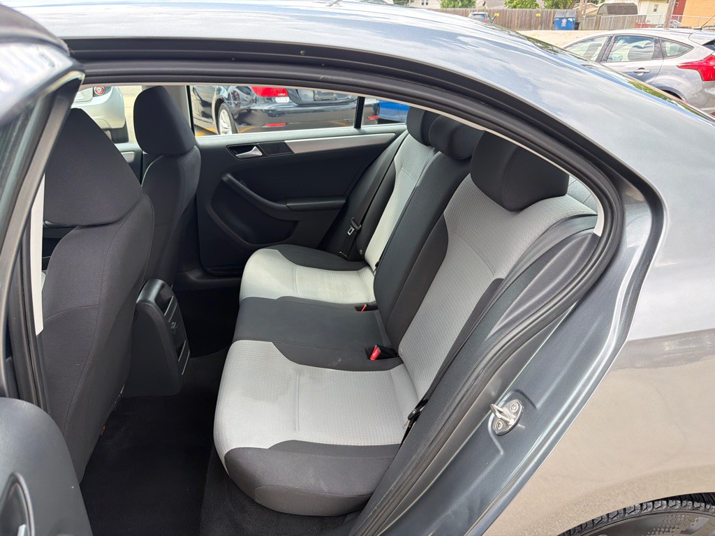 2017 Volkswagen Jetta Image 11