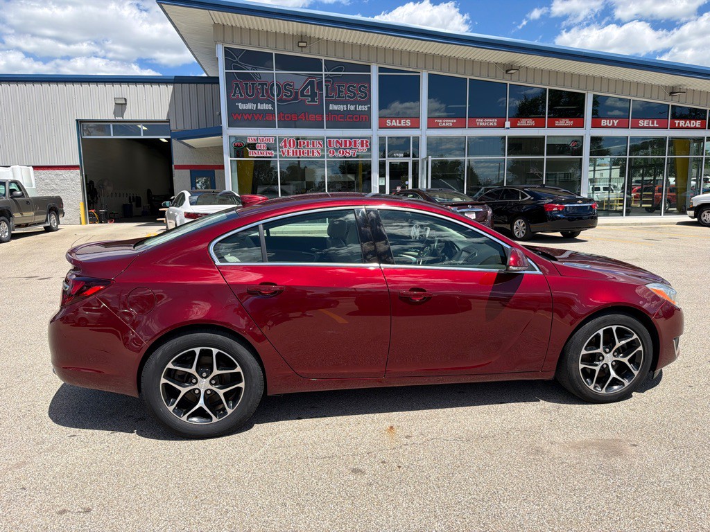 2017 Buick Regal Image 1
