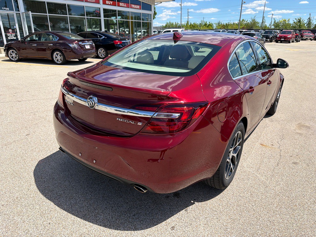 2017 Buick Regal Image 8