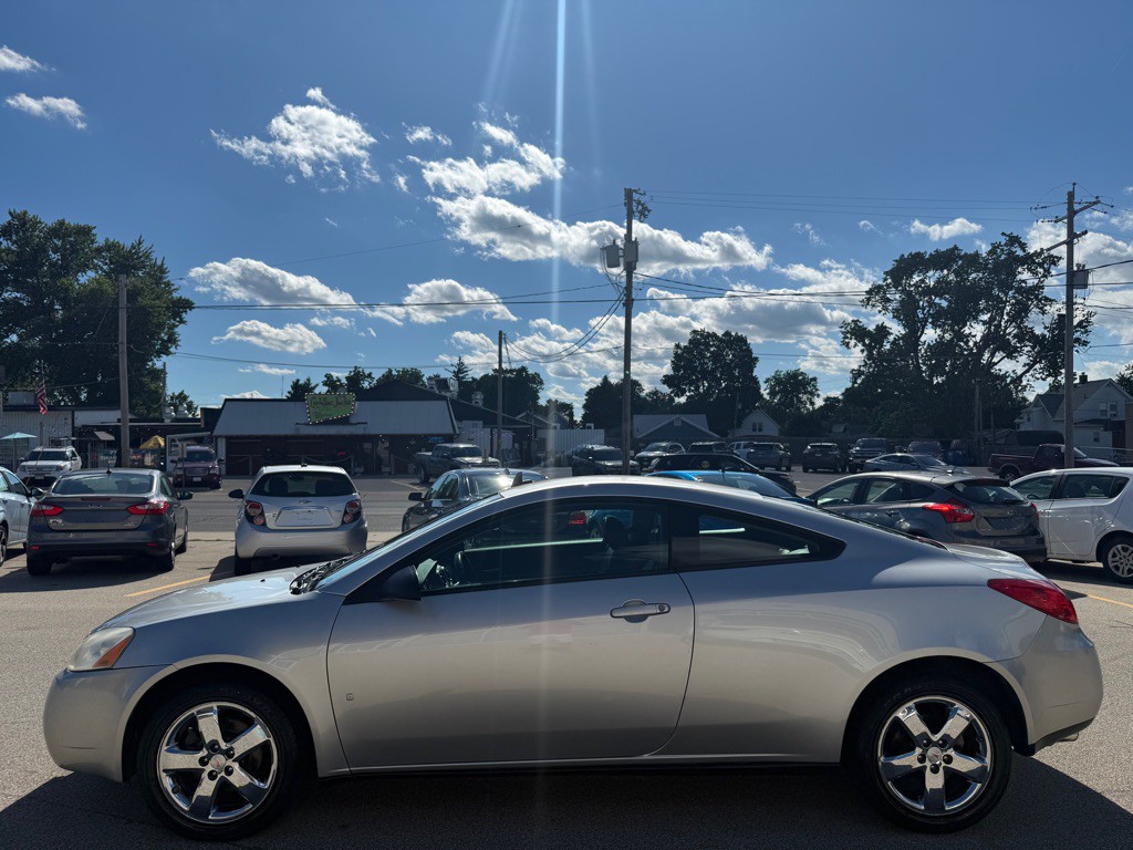 2008 Pontiac G6 Image 2