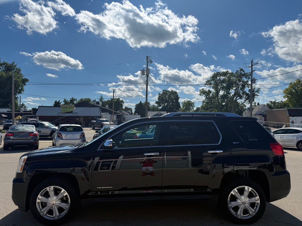 2017 GMC Terrain Image 2