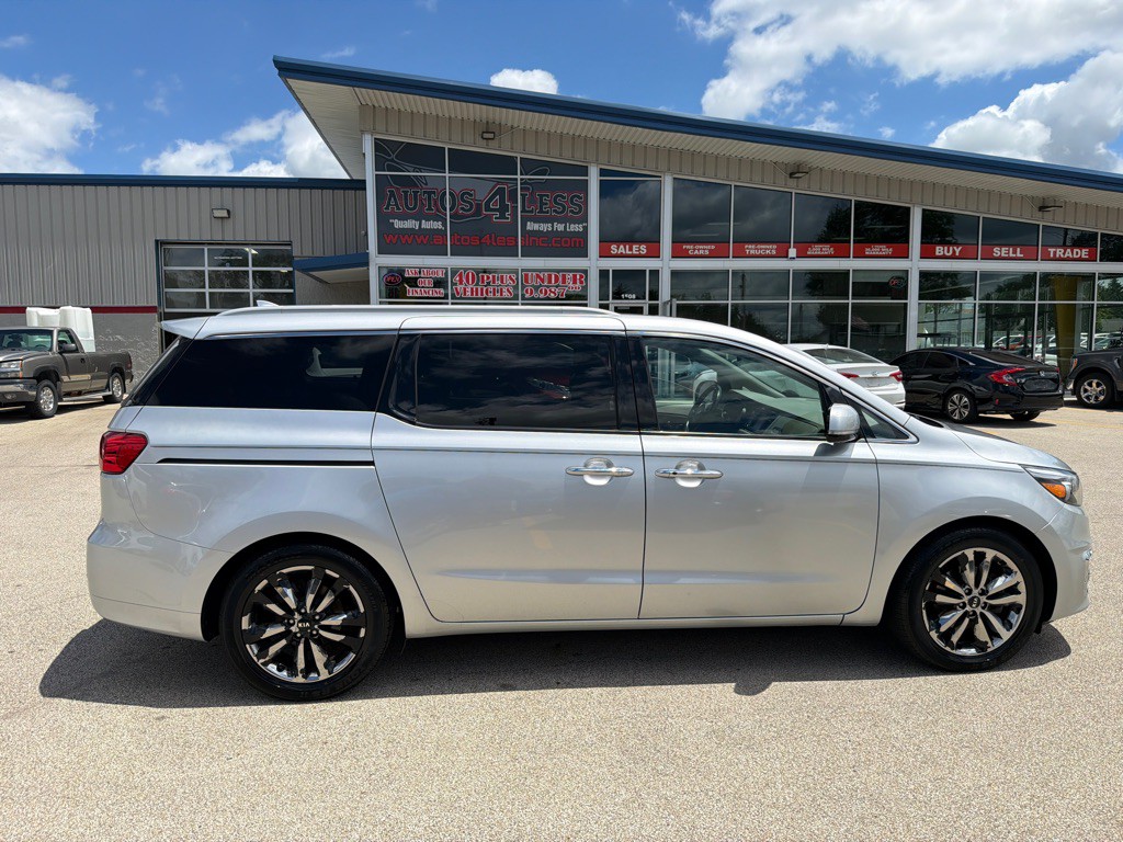 2015 Kia Sedona Image 1