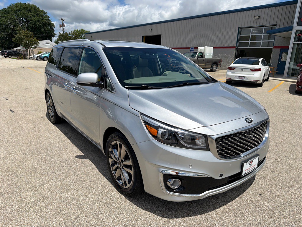 2015 Kia Sedona Image 2