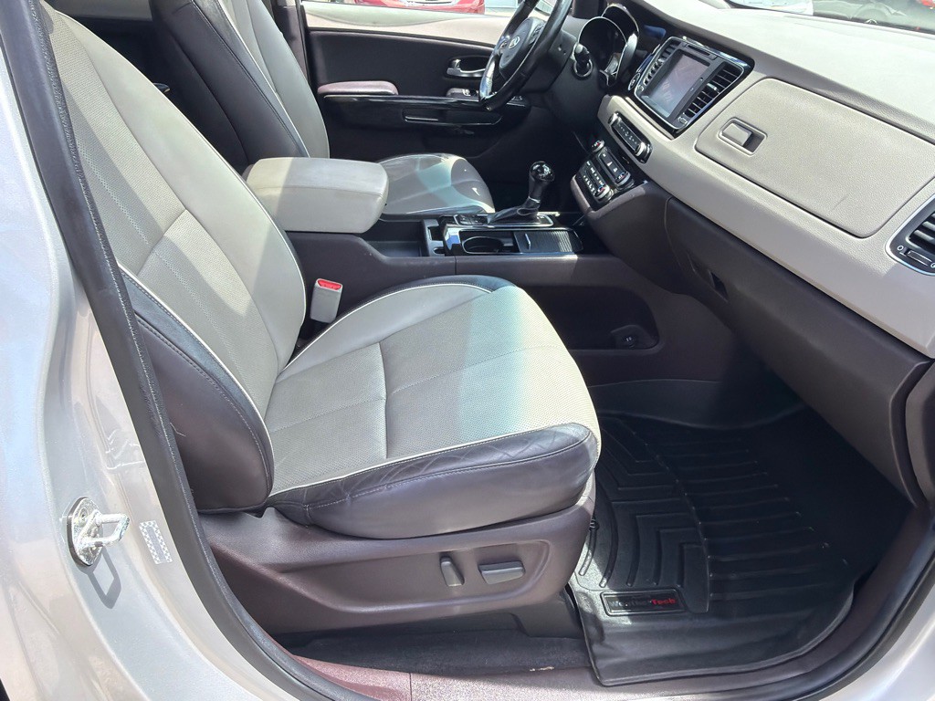 2015 Kia Sedona Image 9