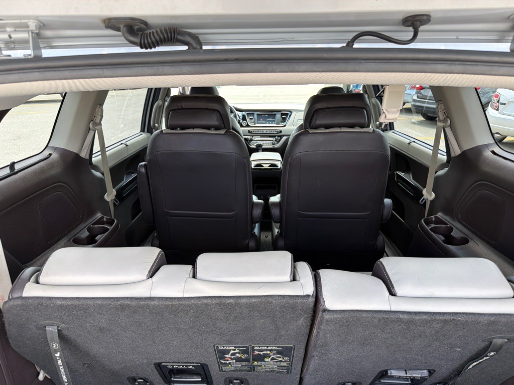 2015 Kia Sedona Image 12