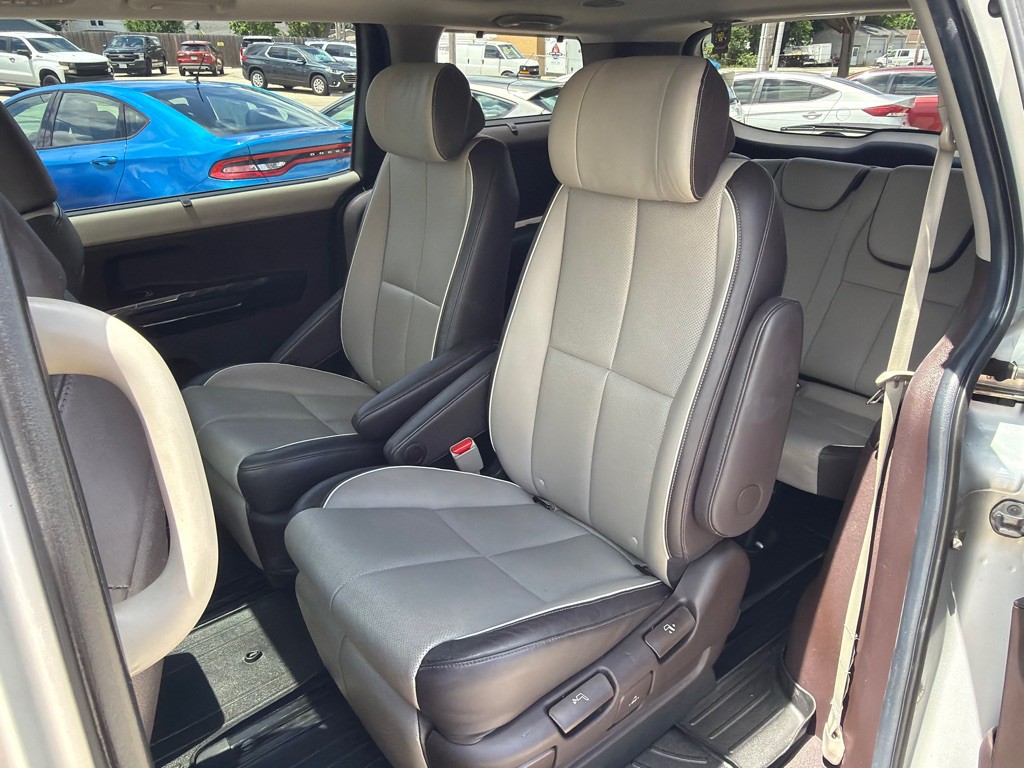 2015 Kia Sedona Image 14
