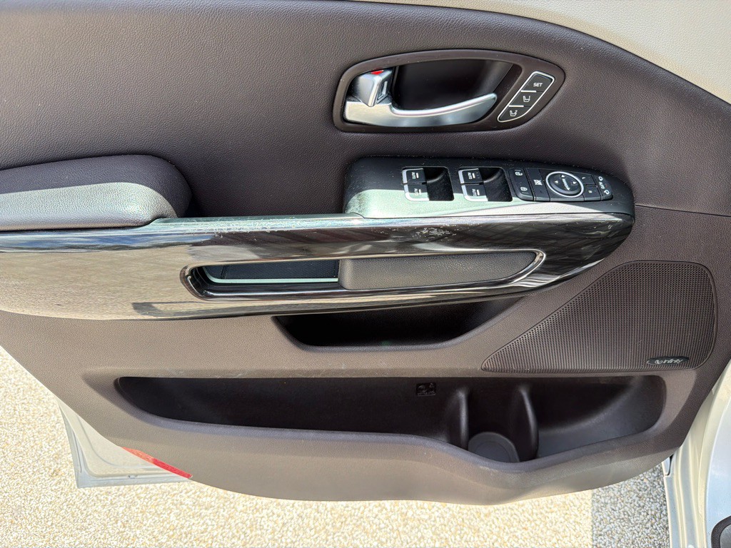 2015 Kia Sedona Image 18