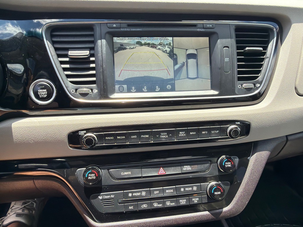 2015 Kia Sedona Image 20