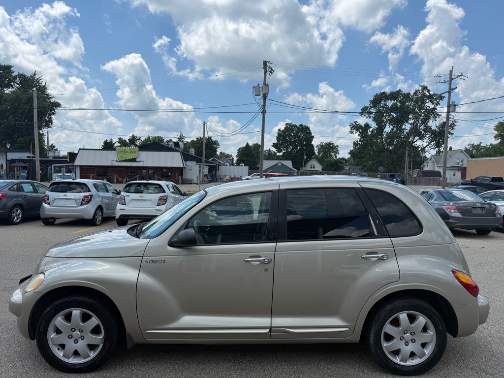 2005 Chrysler PT Cruiser Image 2
