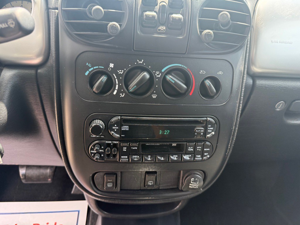 2005 Chrysler PT Cruiser Image 12