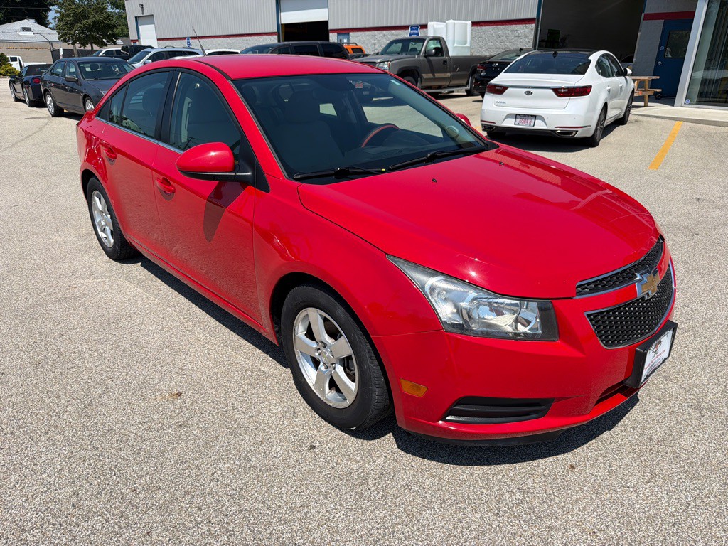 2014 Chevrolet Cruze Image 2