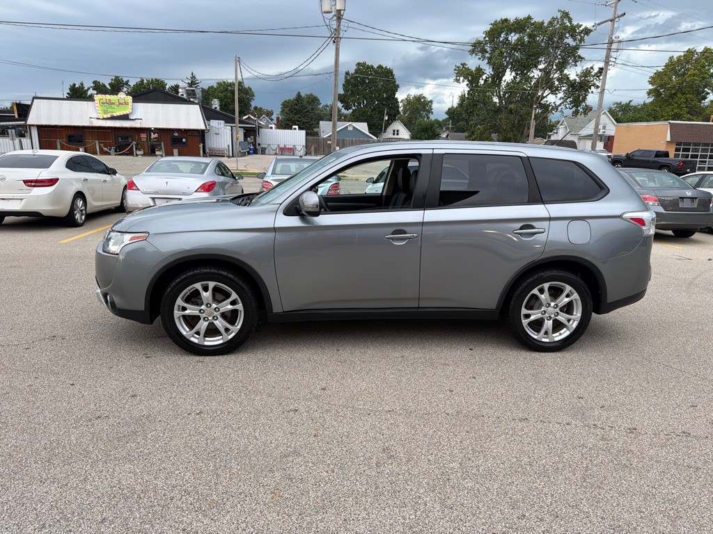 2015 Mitsubishi Outlander Image 5