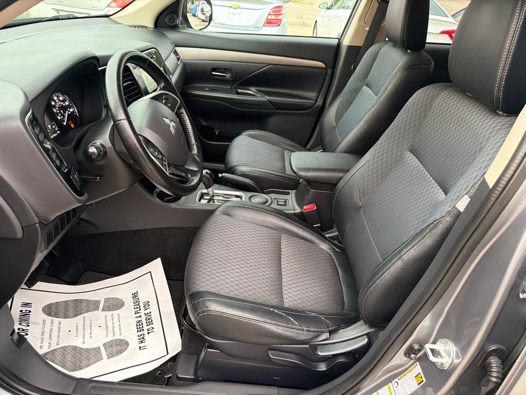 2015 Mitsubishi Outlander Image 13