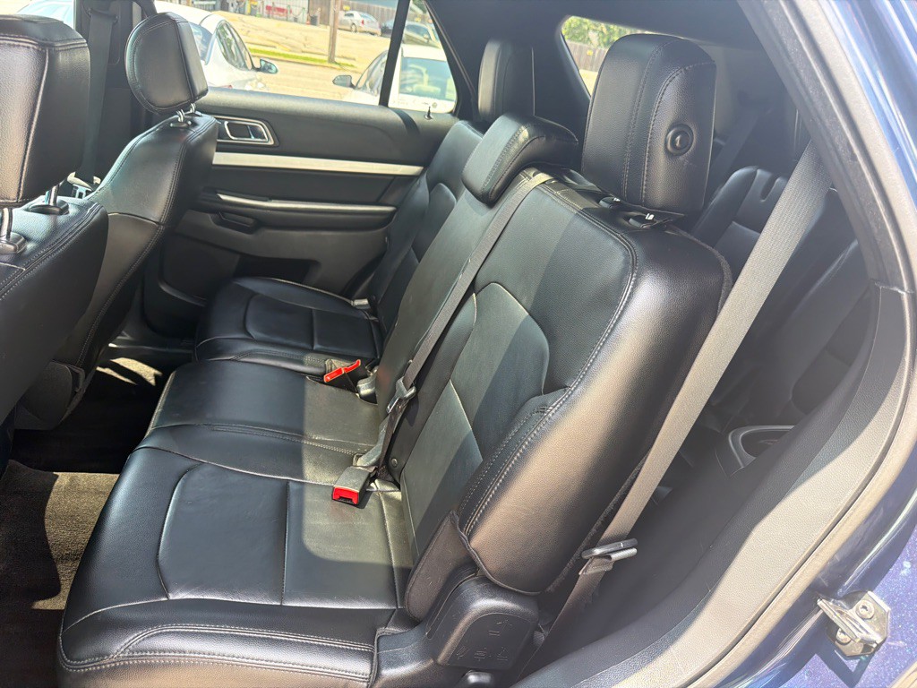2016 Ford Explorer Image 13