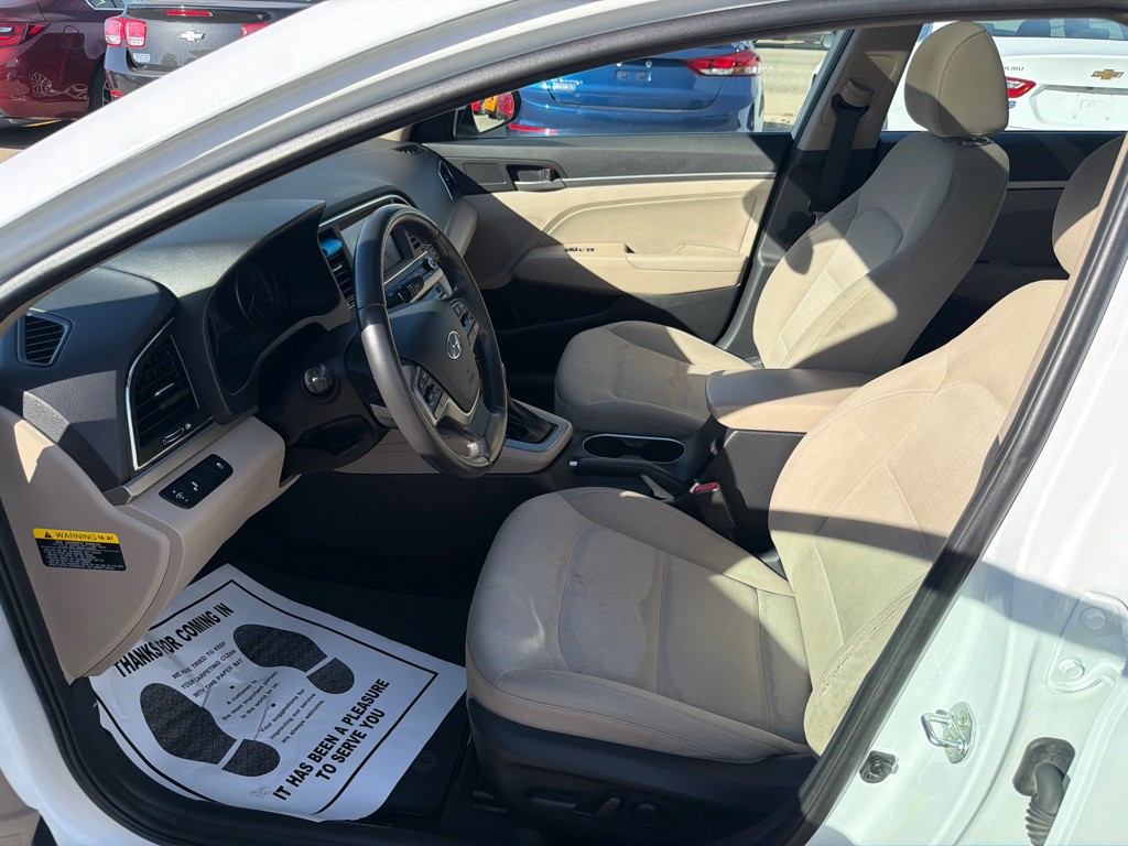 2017 Hyundai Elantra Image 13