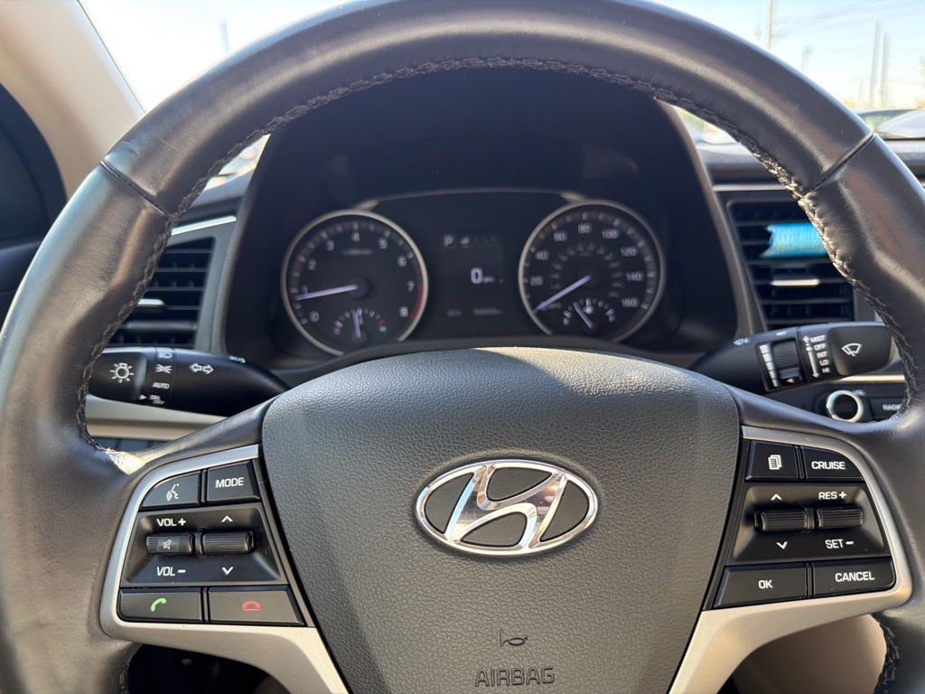 2017 Hyundai Elantra Image 19