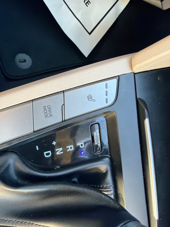 2017 Hyundai Elantra Image 22