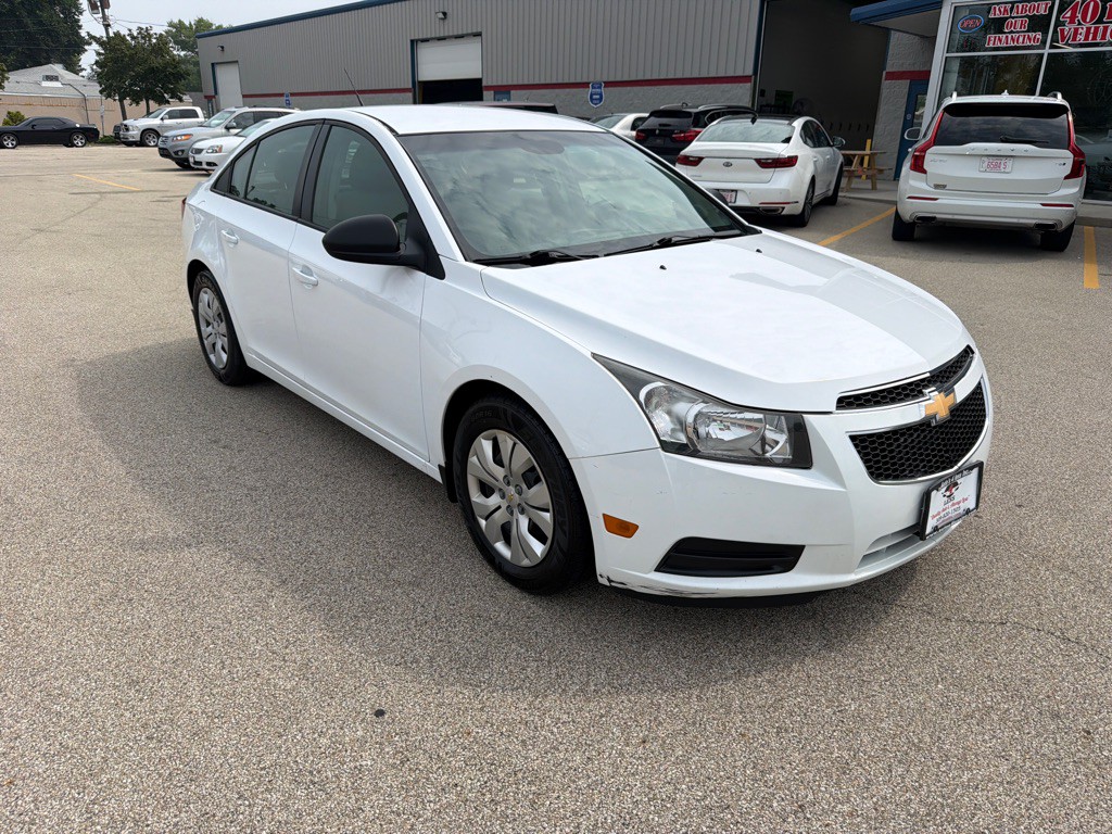 2014 Chevrolet Cruze Image 2