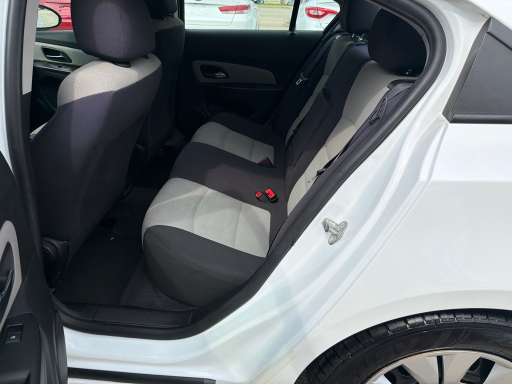 2014 Chevrolet Cruze Image 11