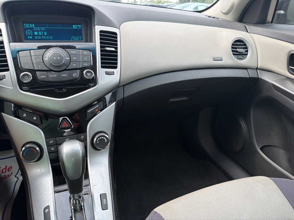 2014 Chevrolet Cruze Image 16