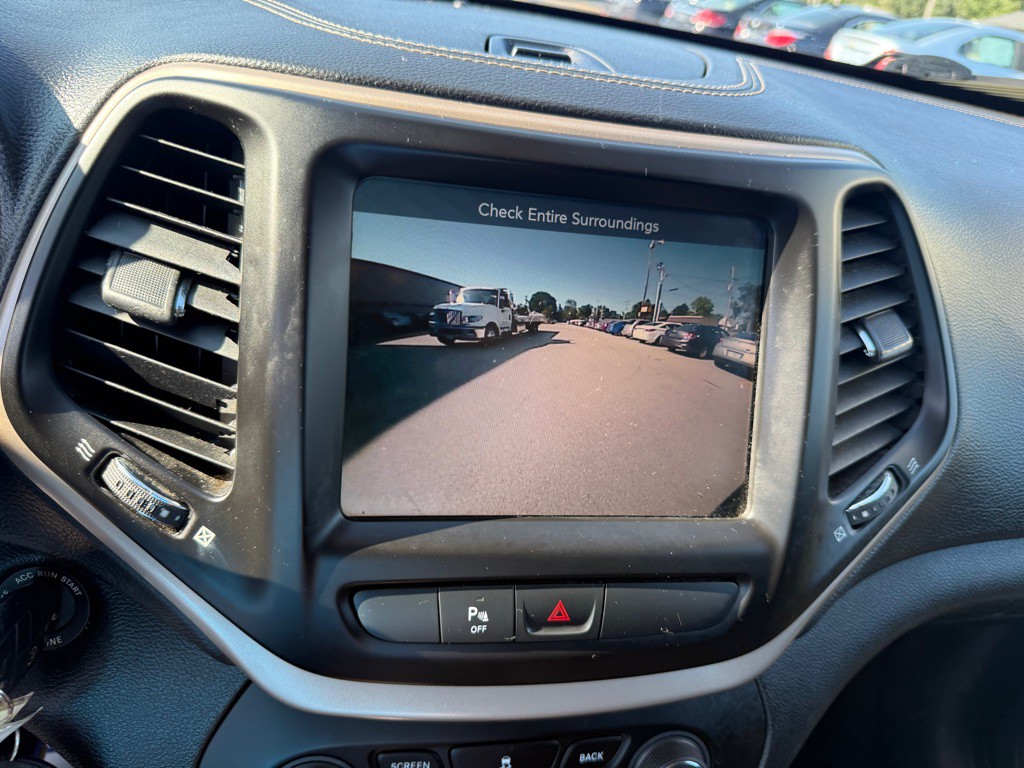 2015 Jeep Cherokee Image 13