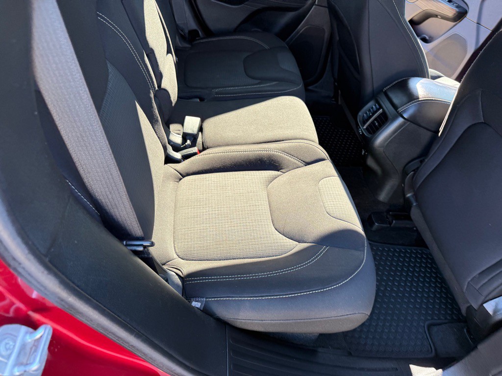 2015 Jeep Cherokee Image 19