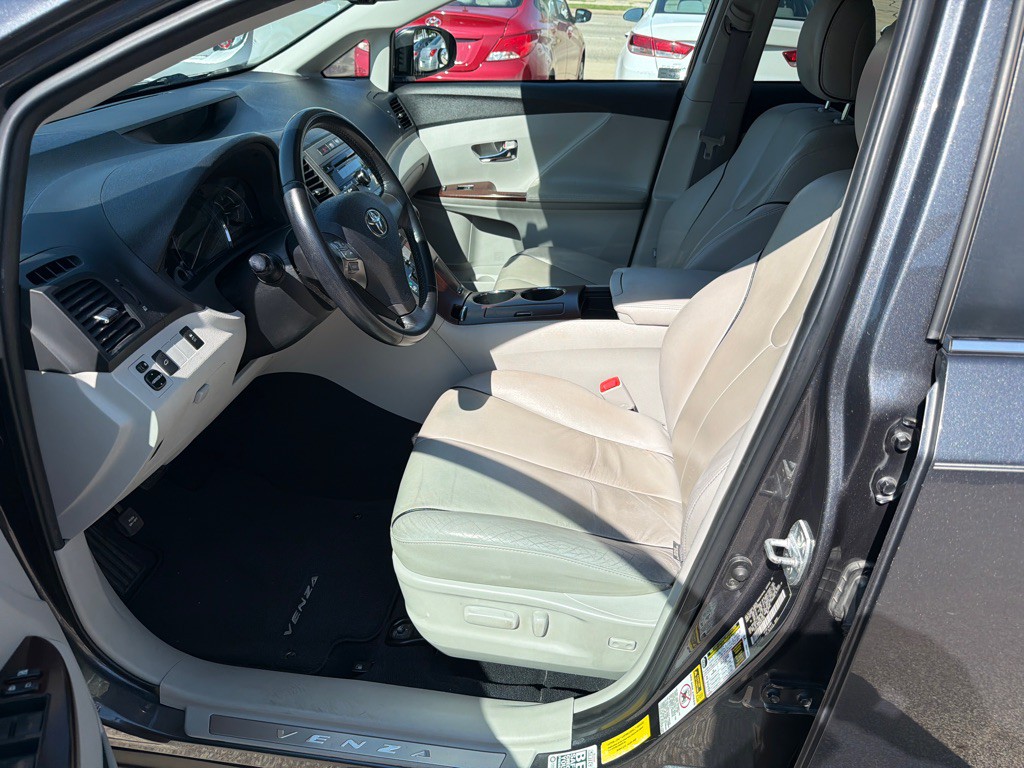 2009 Toyota Venza Image 13