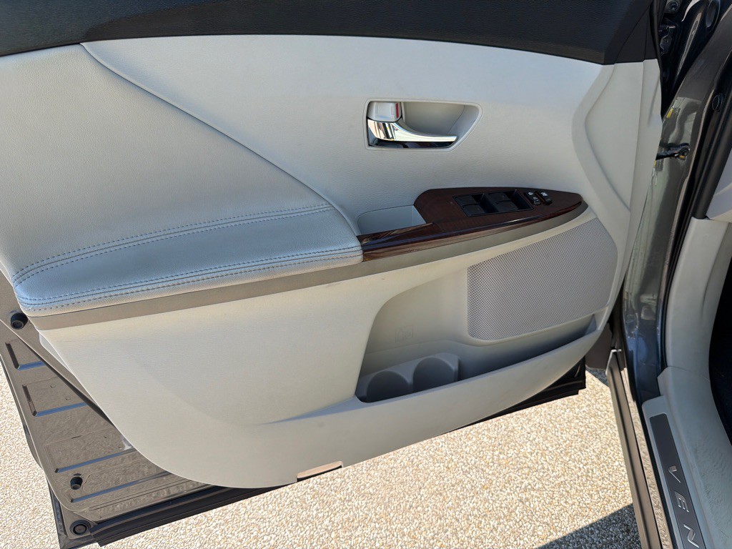 2009 Toyota Venza Image 14