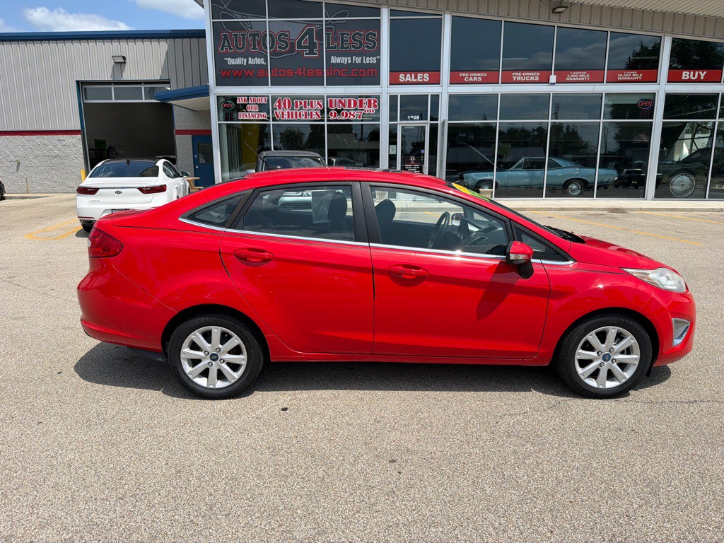2012 Ford Fiesta Image 1