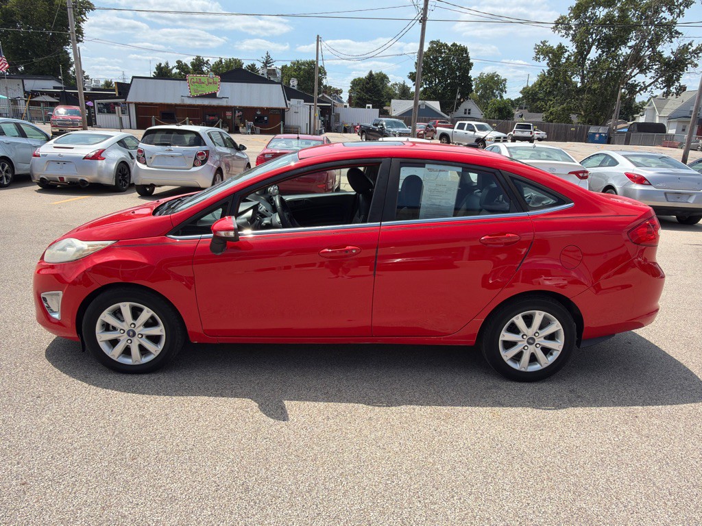 2012 Ford Fiesta Image 6