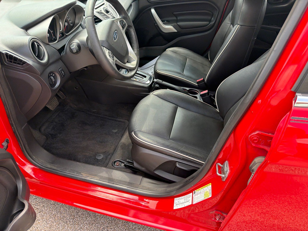 2012 Ford Fiesta Image 13