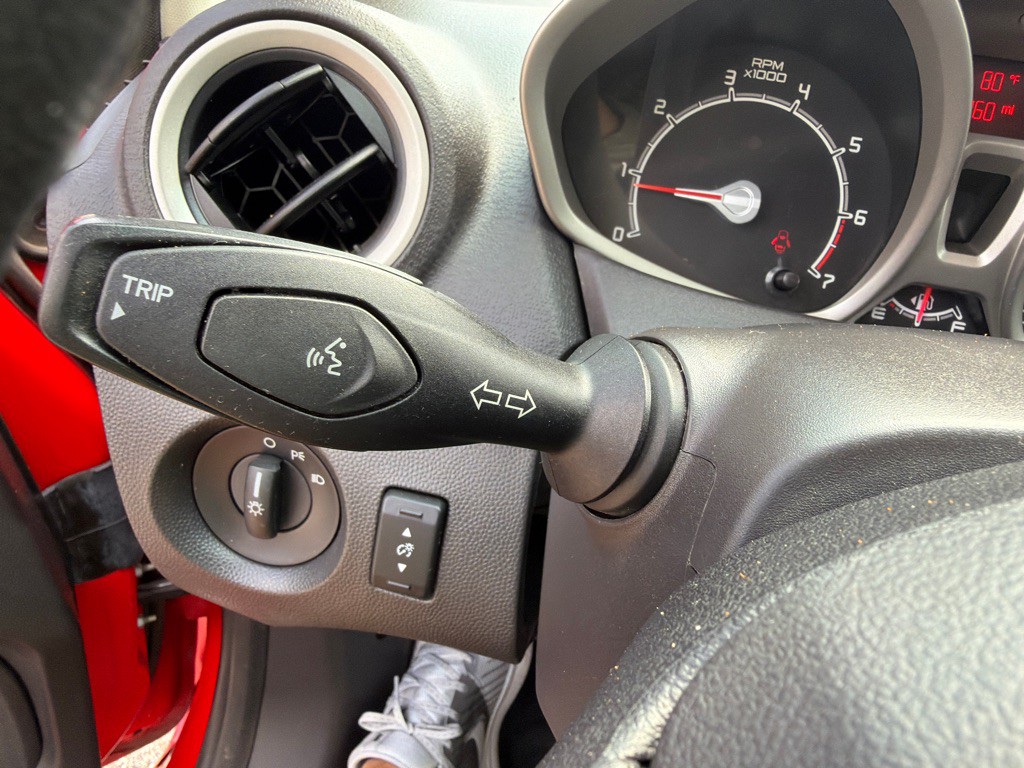 2012 Ford Fiesta Image 16