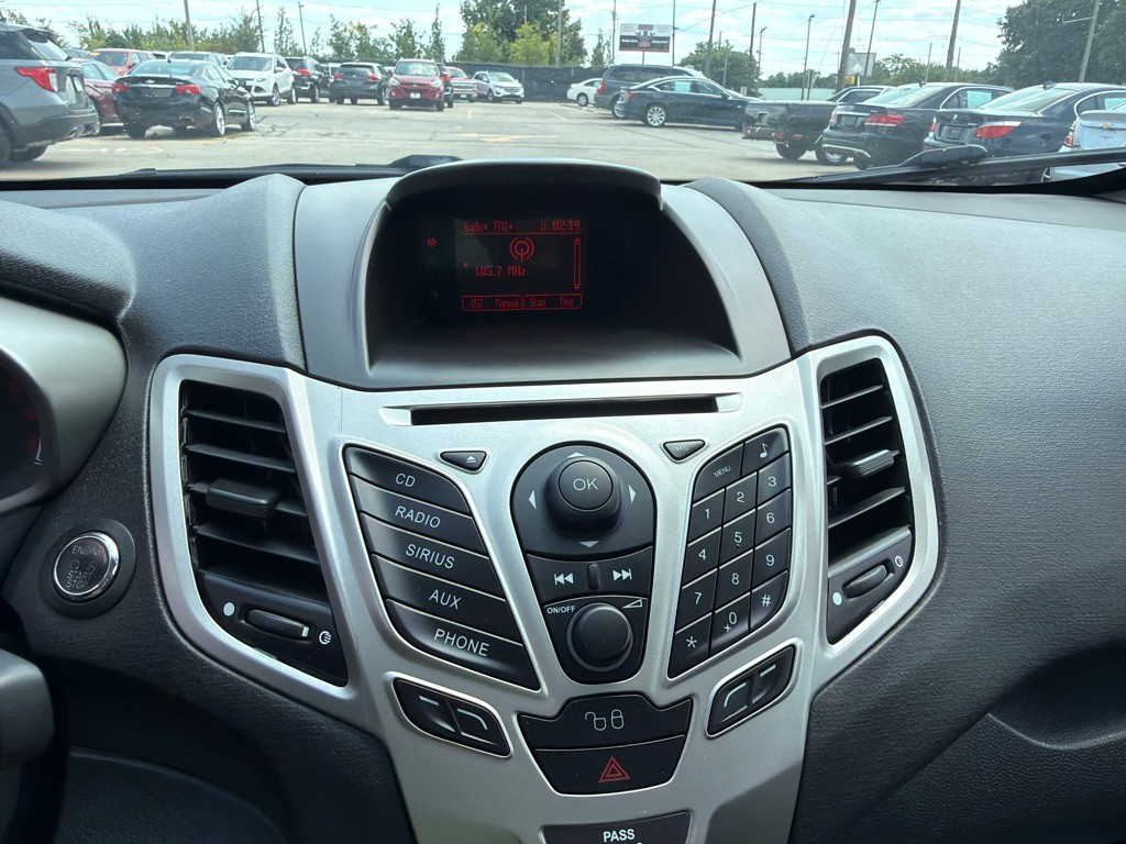 2012 Ford Fiesta Image 18
