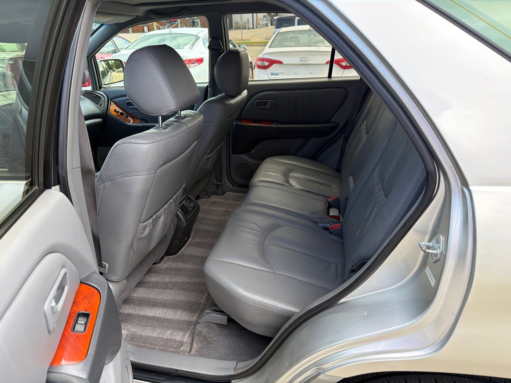 1999 Lexus RX Image 11