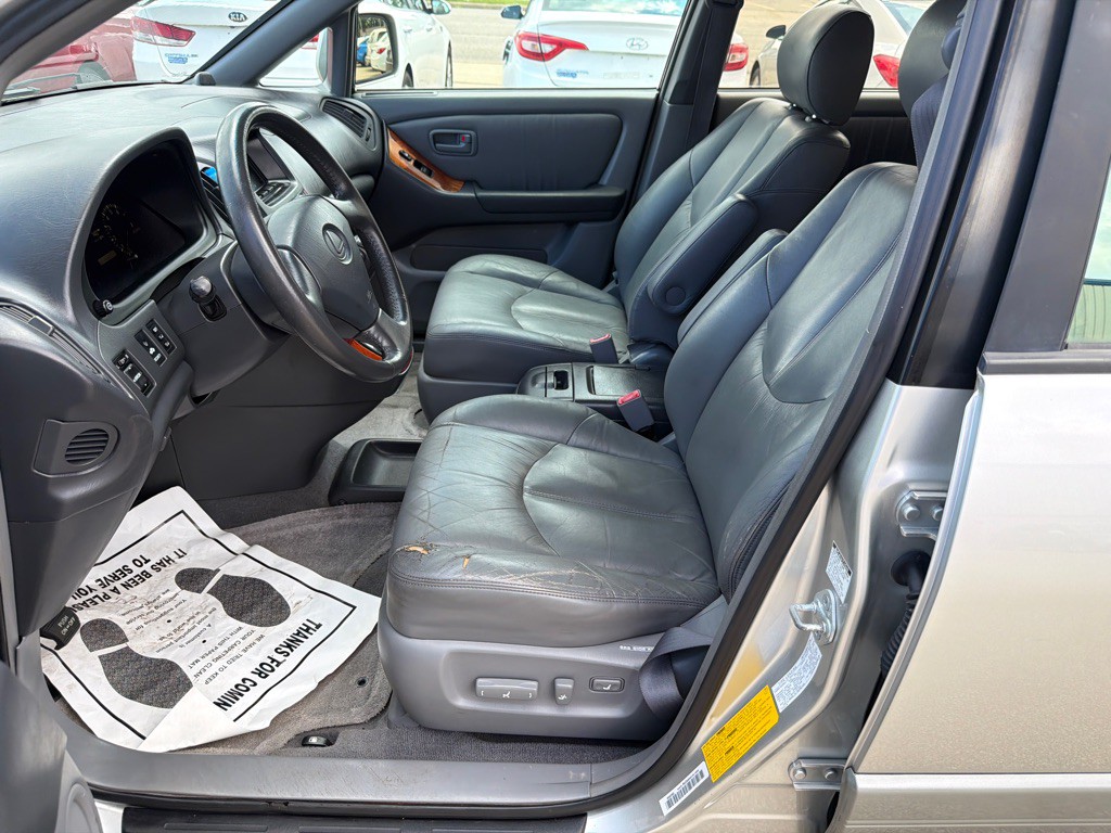 1999 Lexus RX Image 12
