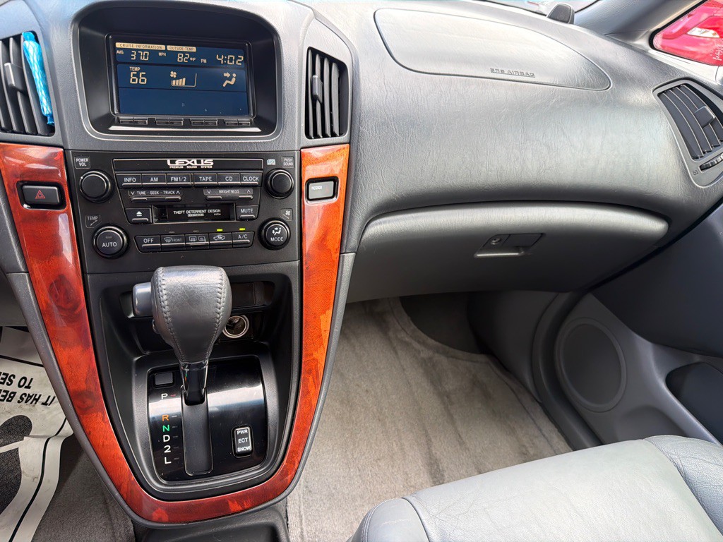 1999 Lexus RX Image 17