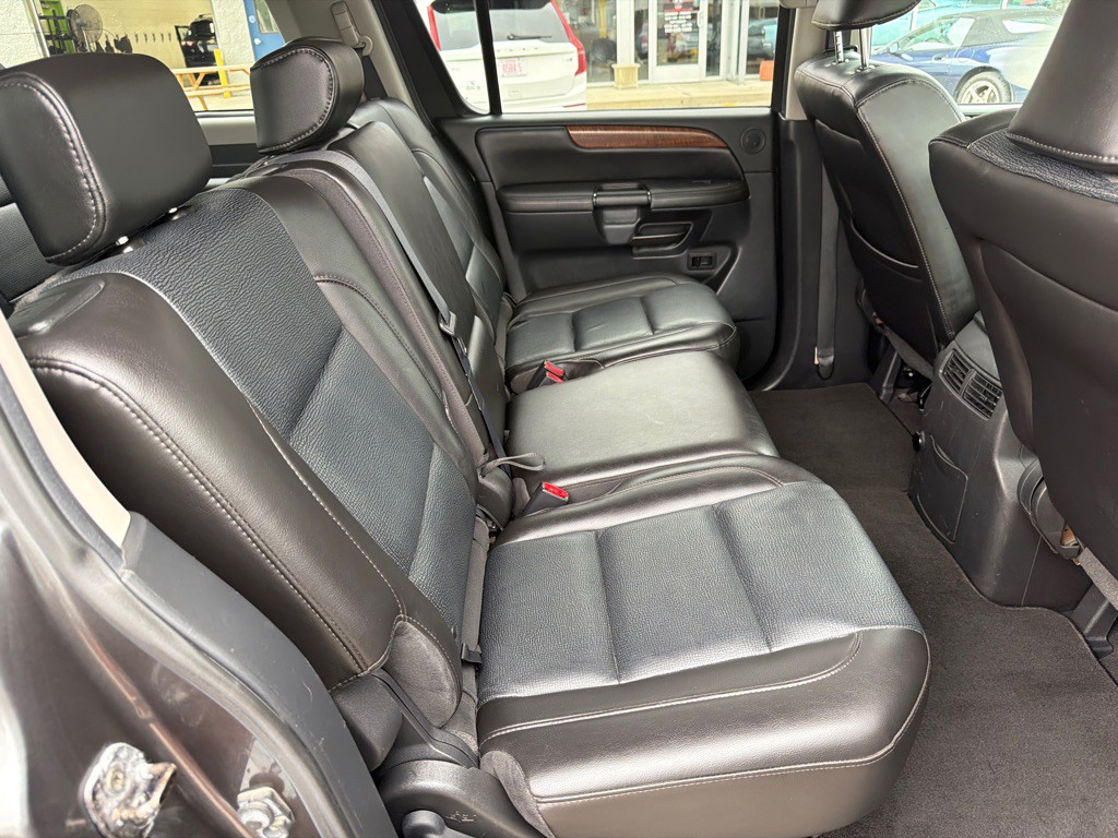 2009 Nissan Armada Image 11