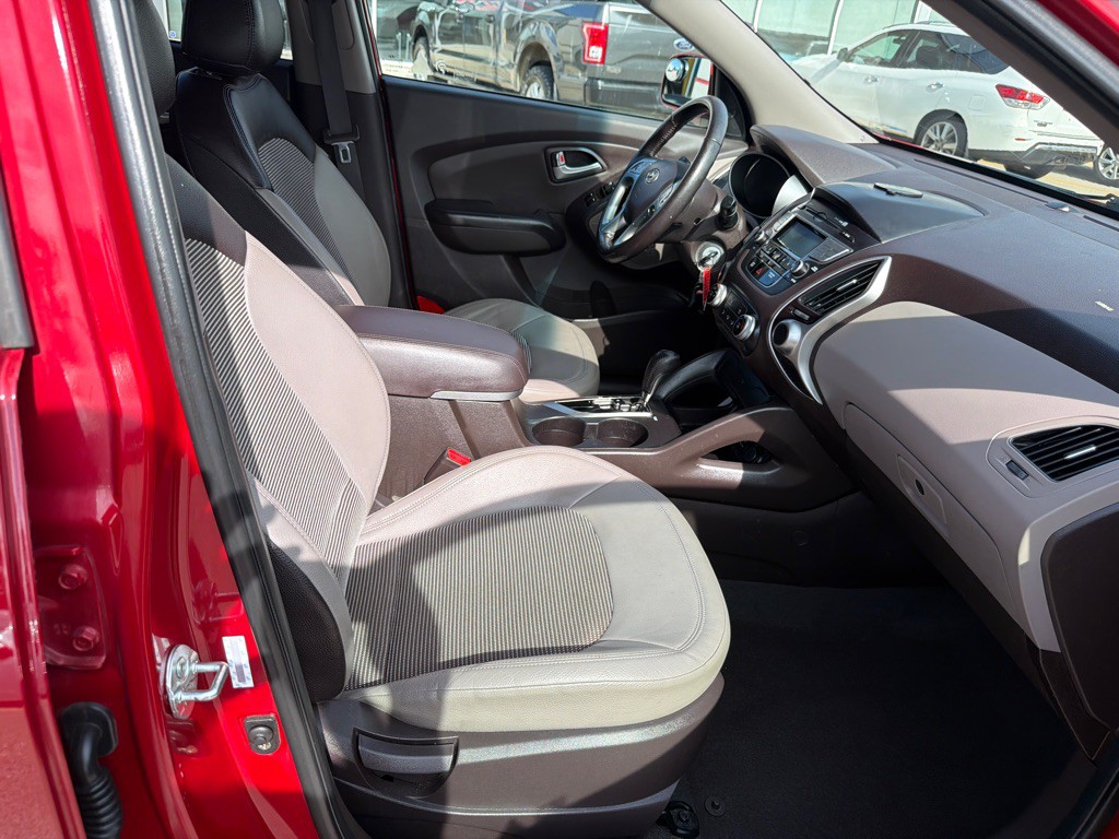 2012 Hyundai Tucson Image 9
